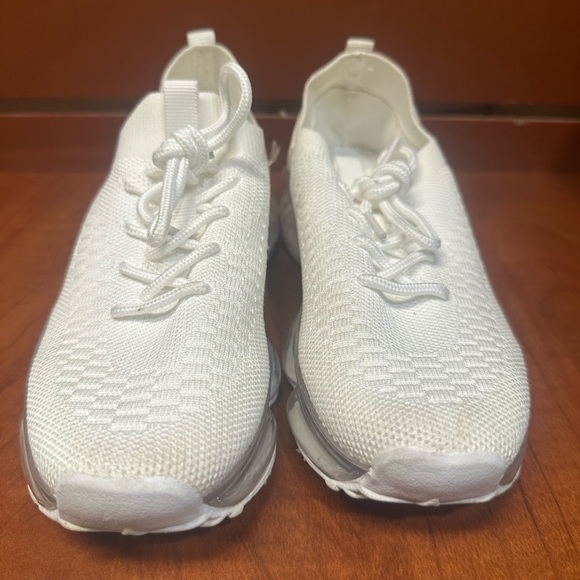 Link White Sneakers with Knit Mesh Upper and Air Cushioning - Picture 4 of 7